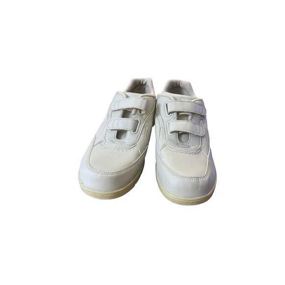 Athletic_Shoes